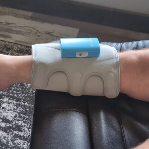 Inflatable portable Leg Cuffs